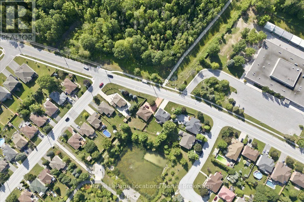 402 RAMBLEWOOD DRIVE