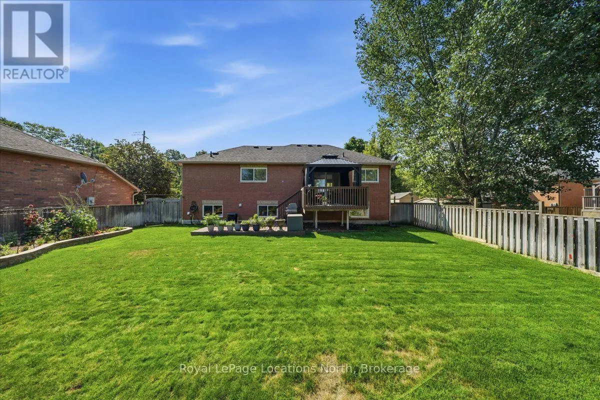 402 RAMBLEWOOD DRIVE