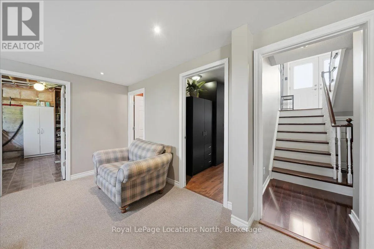 402 RAMBLEWOOD DRIVE