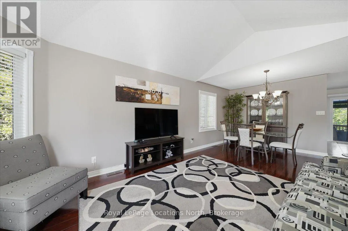 402 RAMBLEWOOD DRIVE