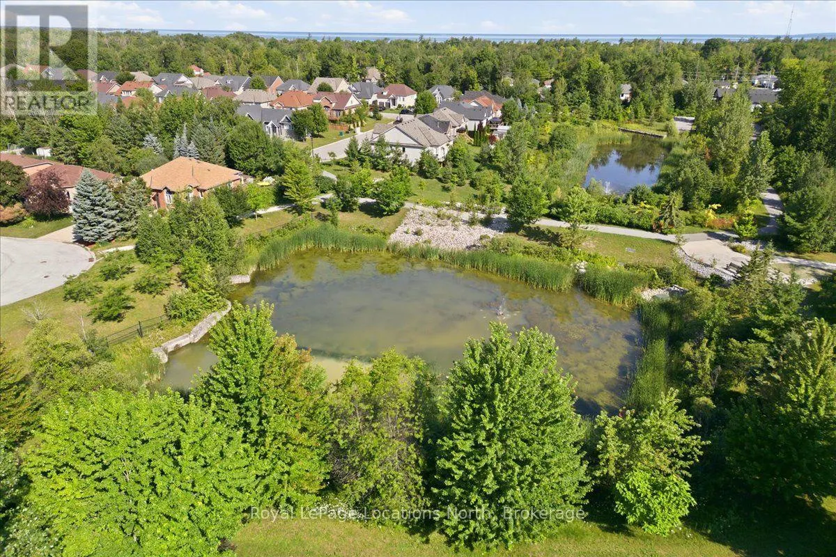 402 RAMBLEWOOD DRIVE