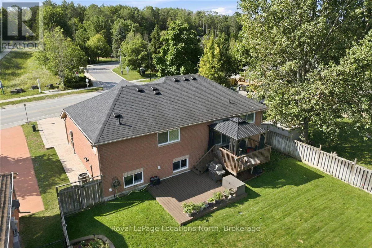 402 RAMBLEWOOD DRIVE