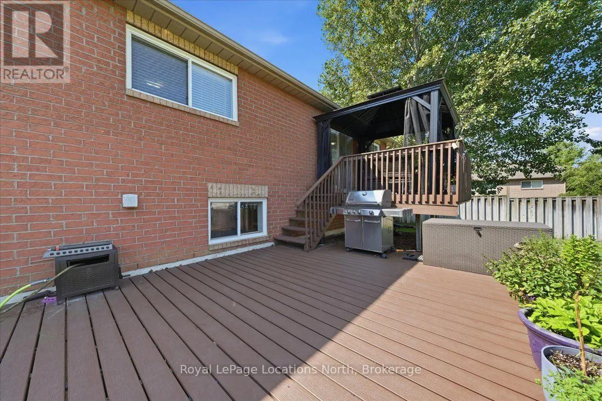 402 RAMBLEWOOD DRIVE