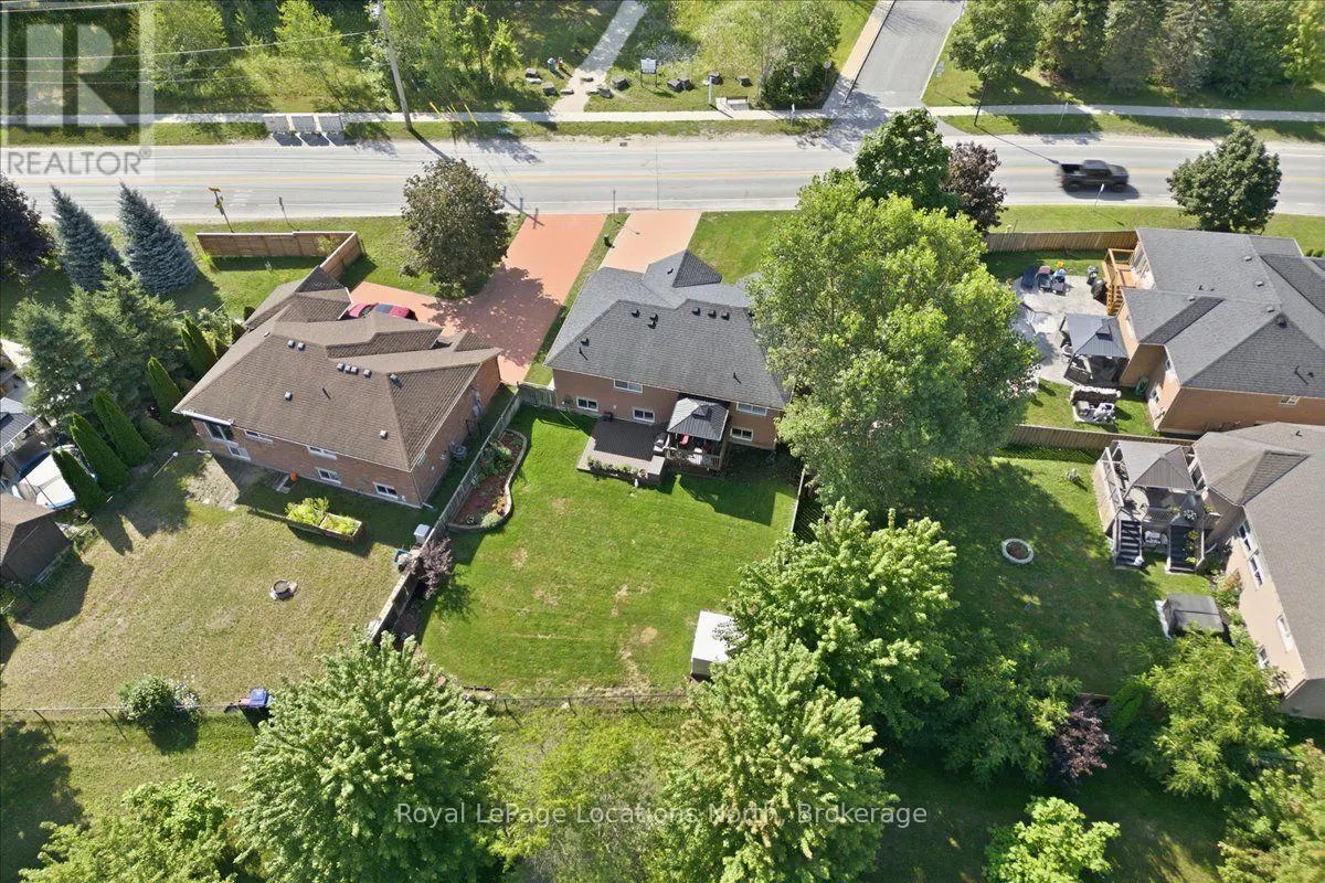 402 RAMBLEWOOD DRIVE