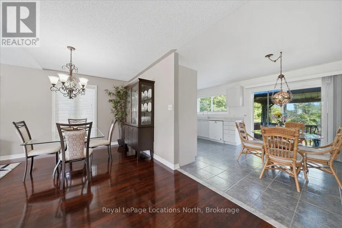 402 RAMBLEWOOD DRIVE