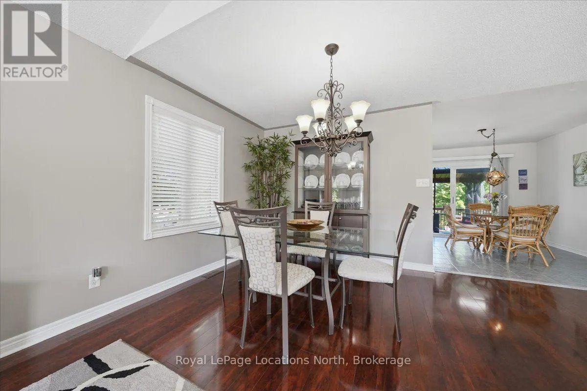 402 RAMBLEWOOD DRIVE