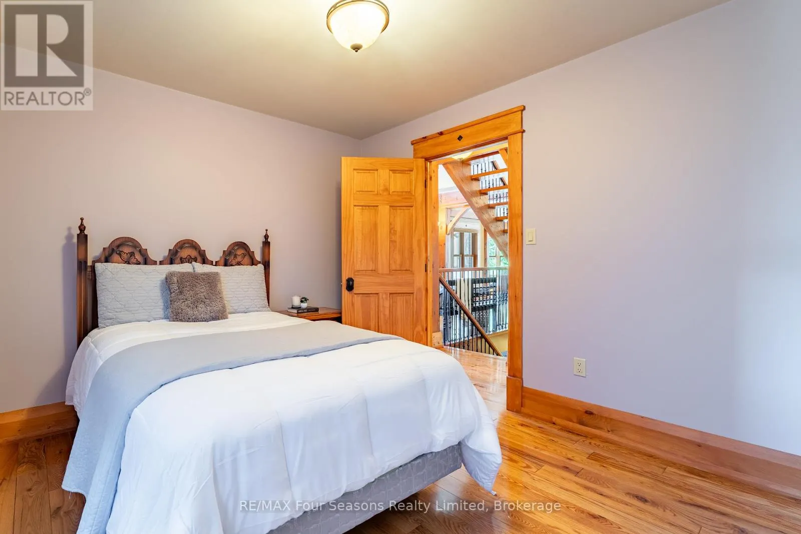 805 EASTDALE DRIVE