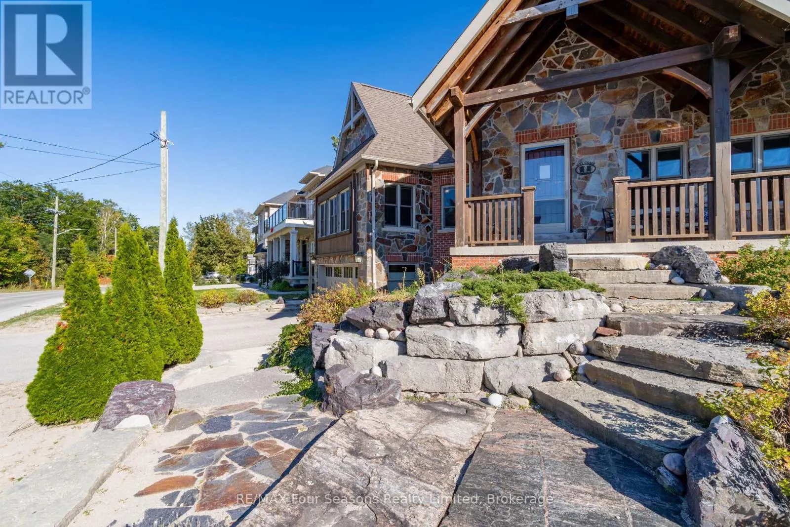 805 EASTDALE DRIVE