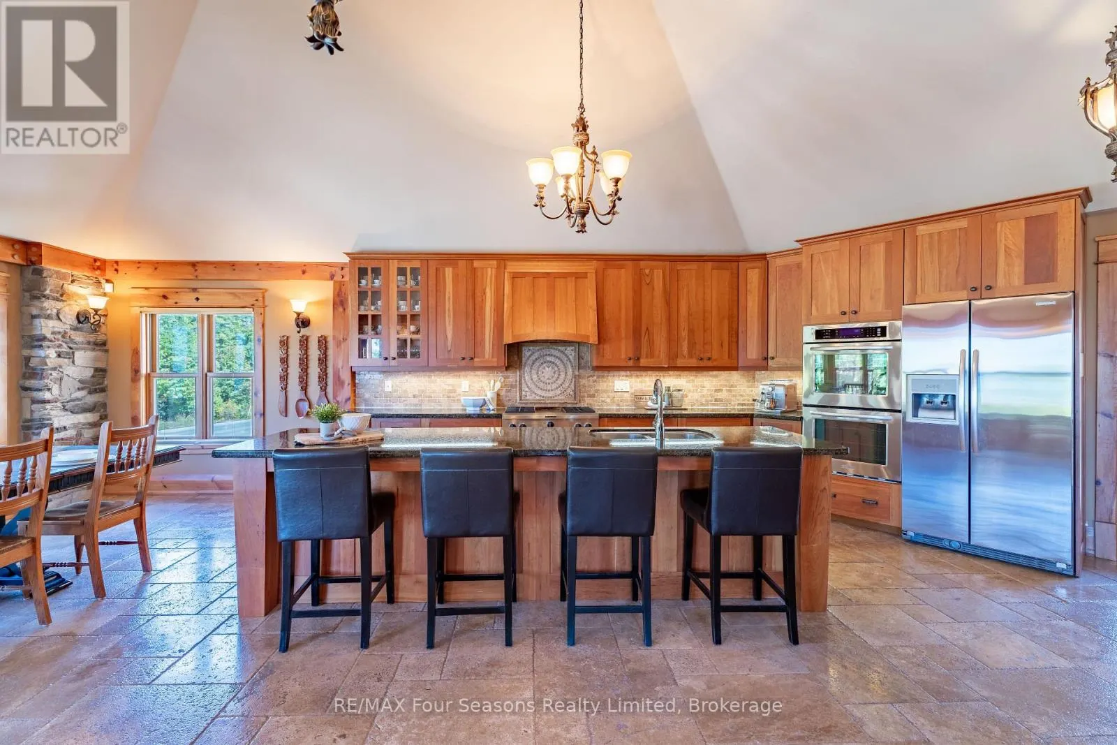 805 EASTDALE DRIVE