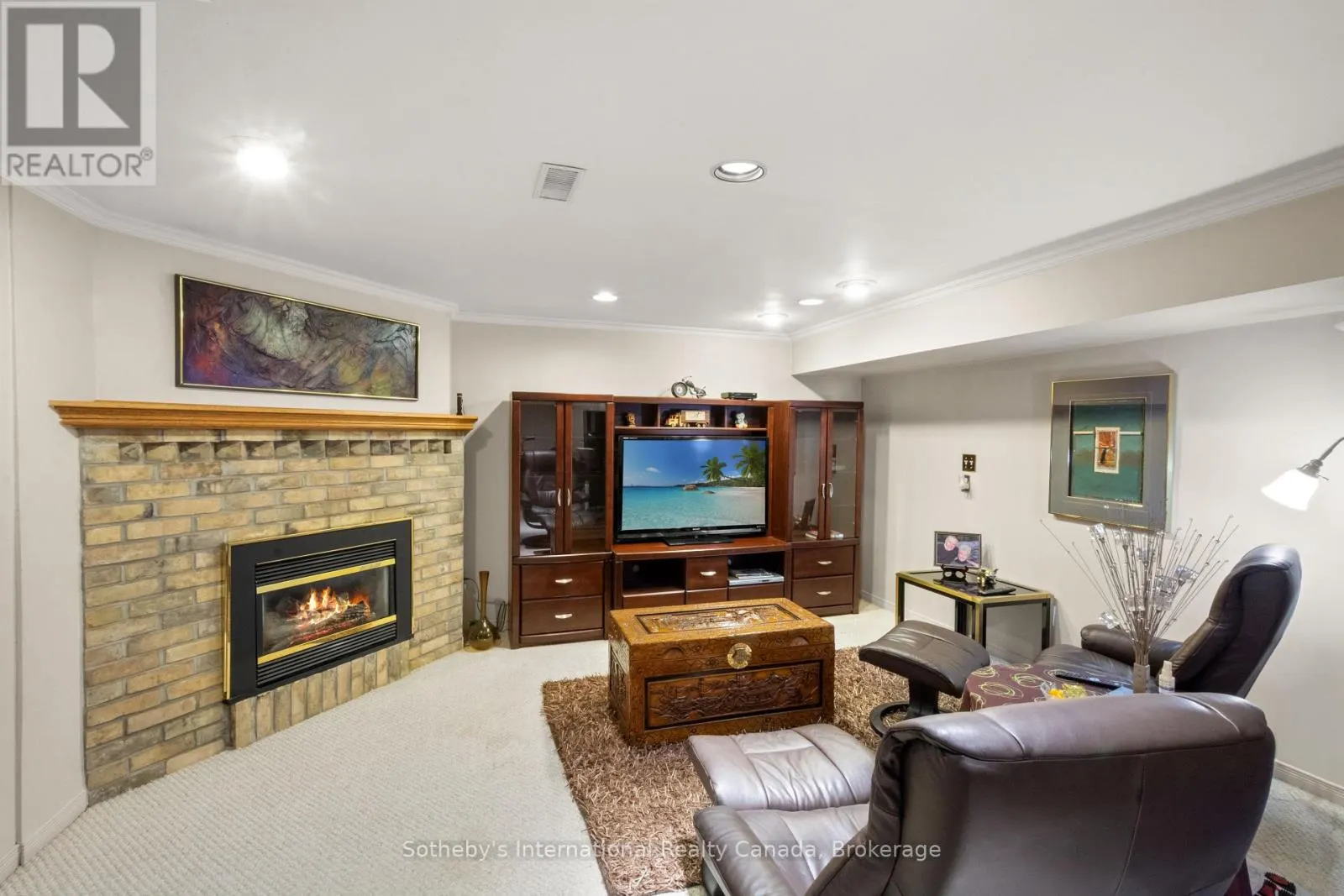 5 - 1 OLIVE CRESCENT #5