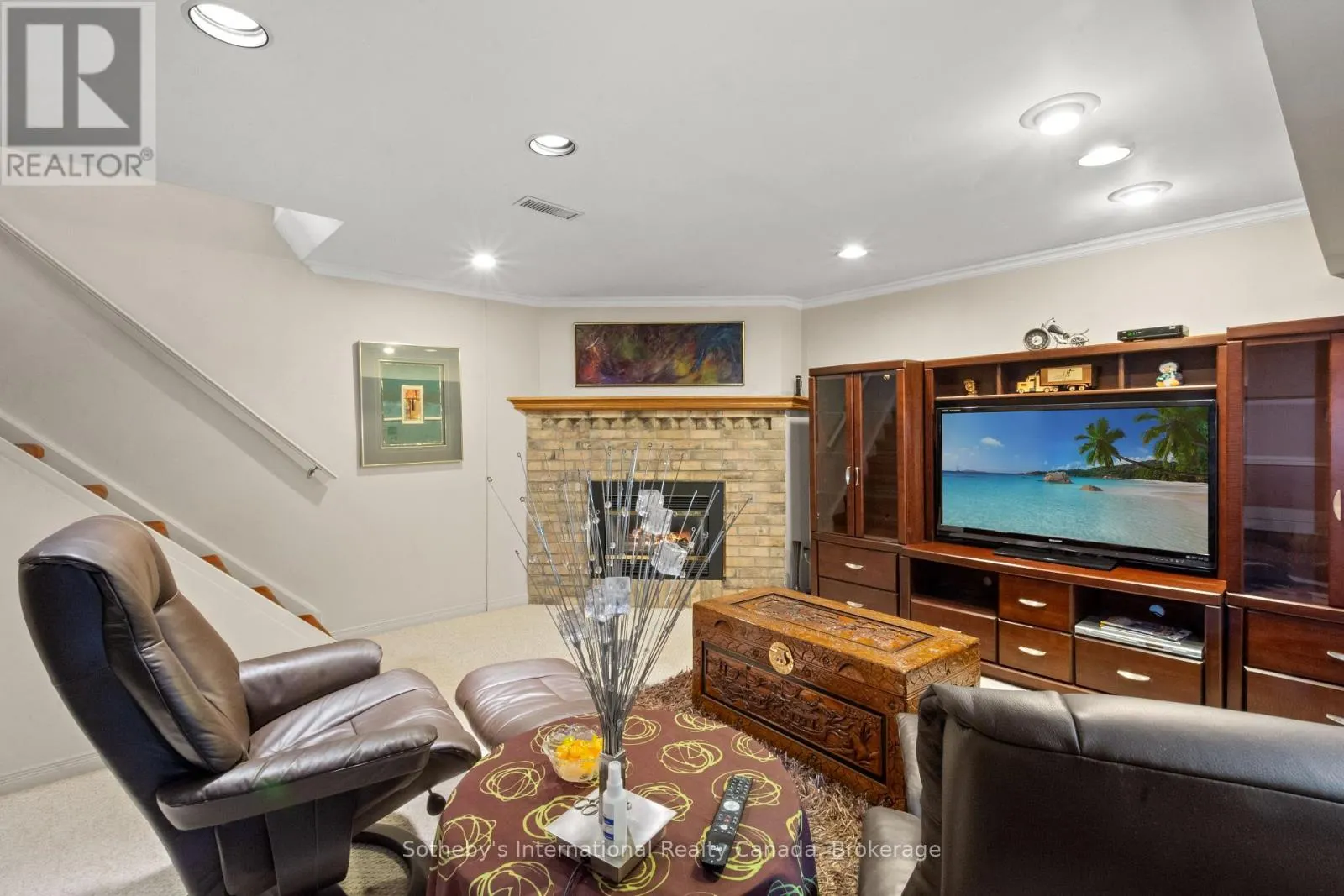 5 - 1 OLIVE CRESCENT #5