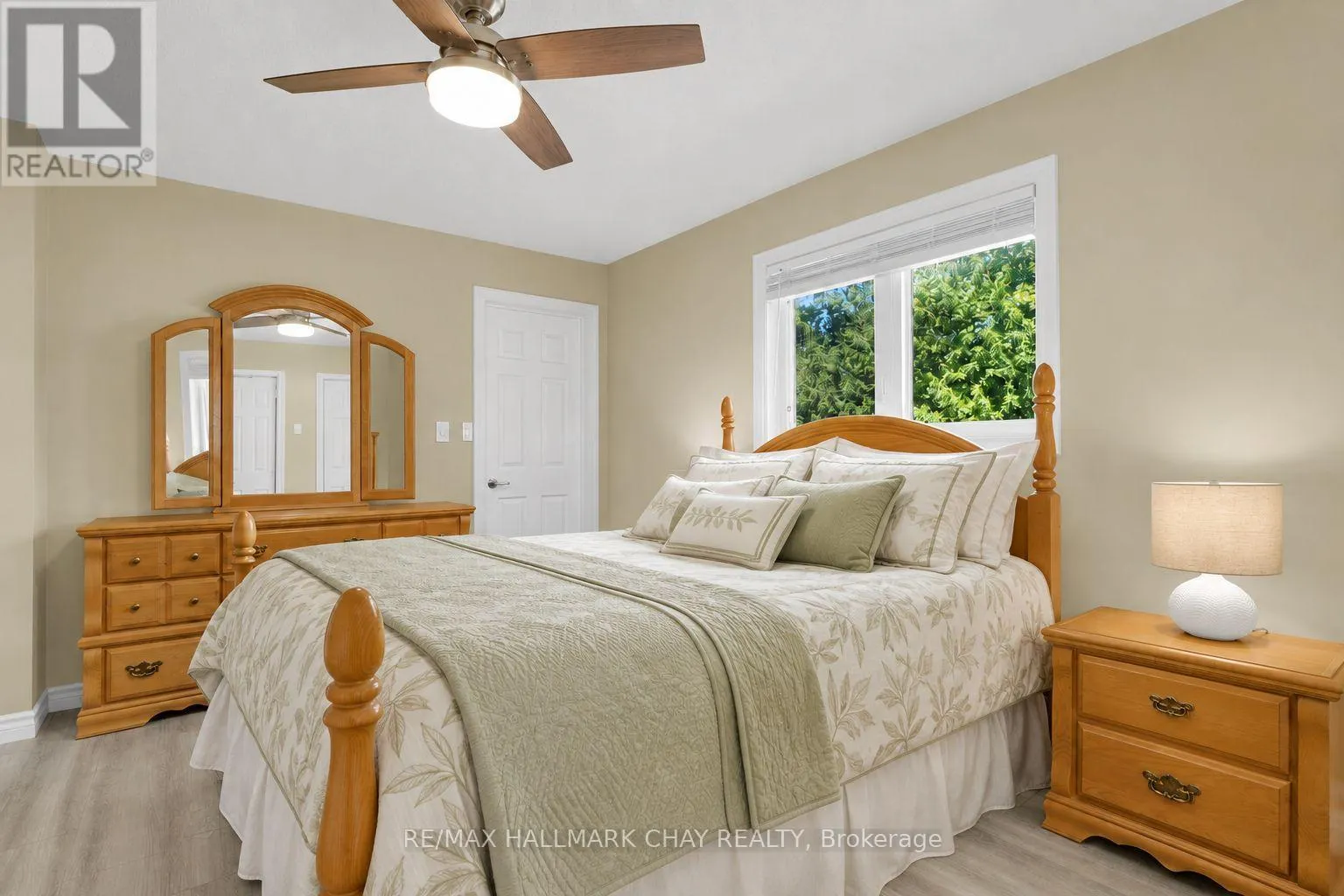 51 INDIANOLA CRESCENT