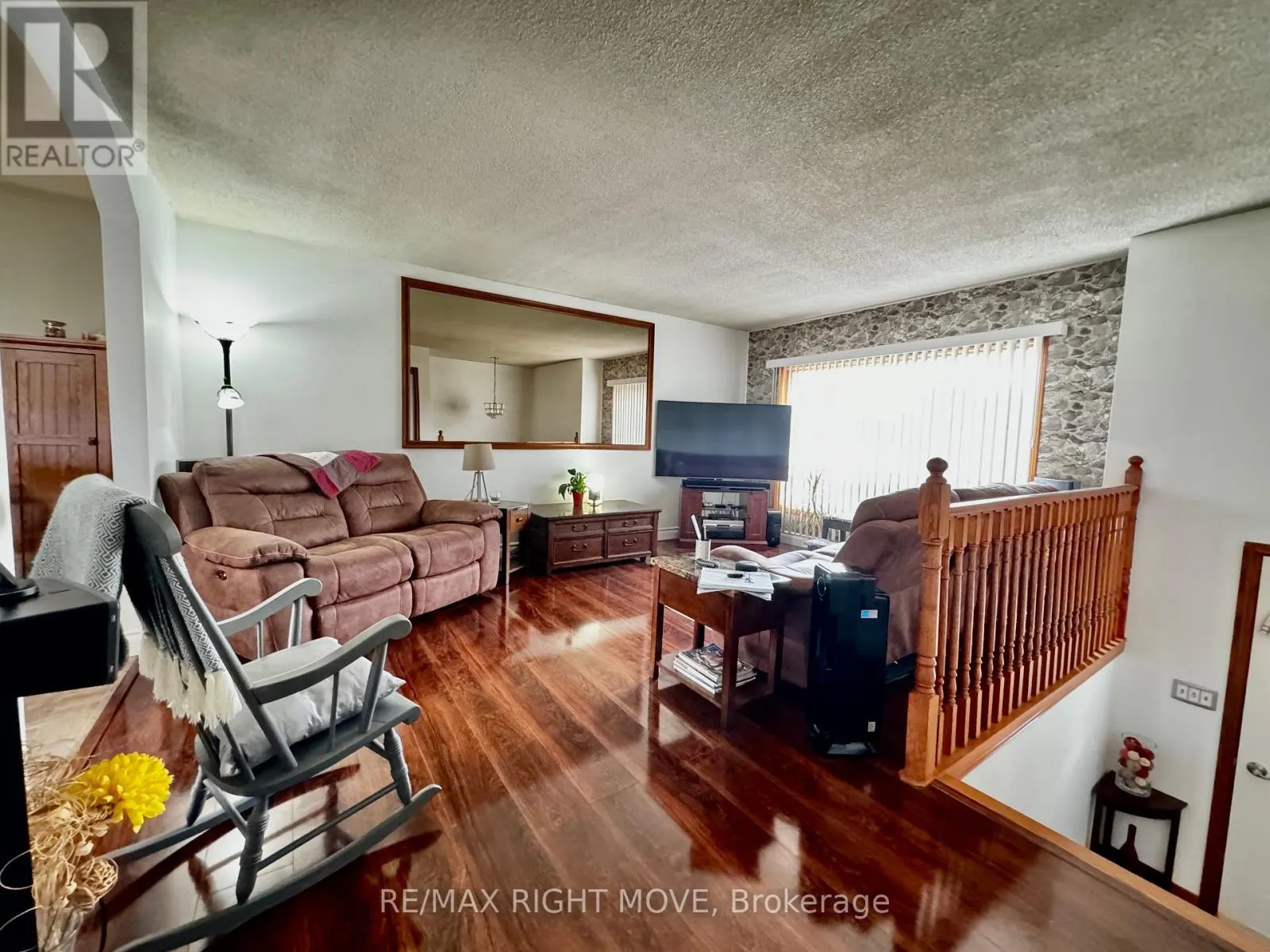 8 GAUDAUR COURT