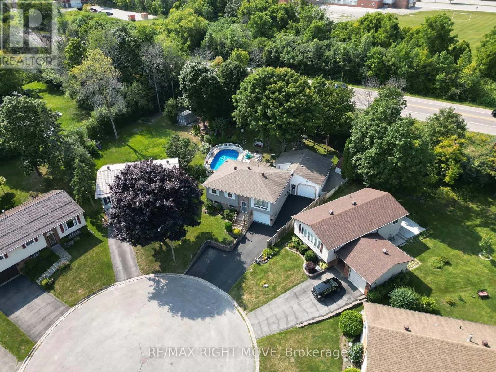 8 GAUDAUR COURT