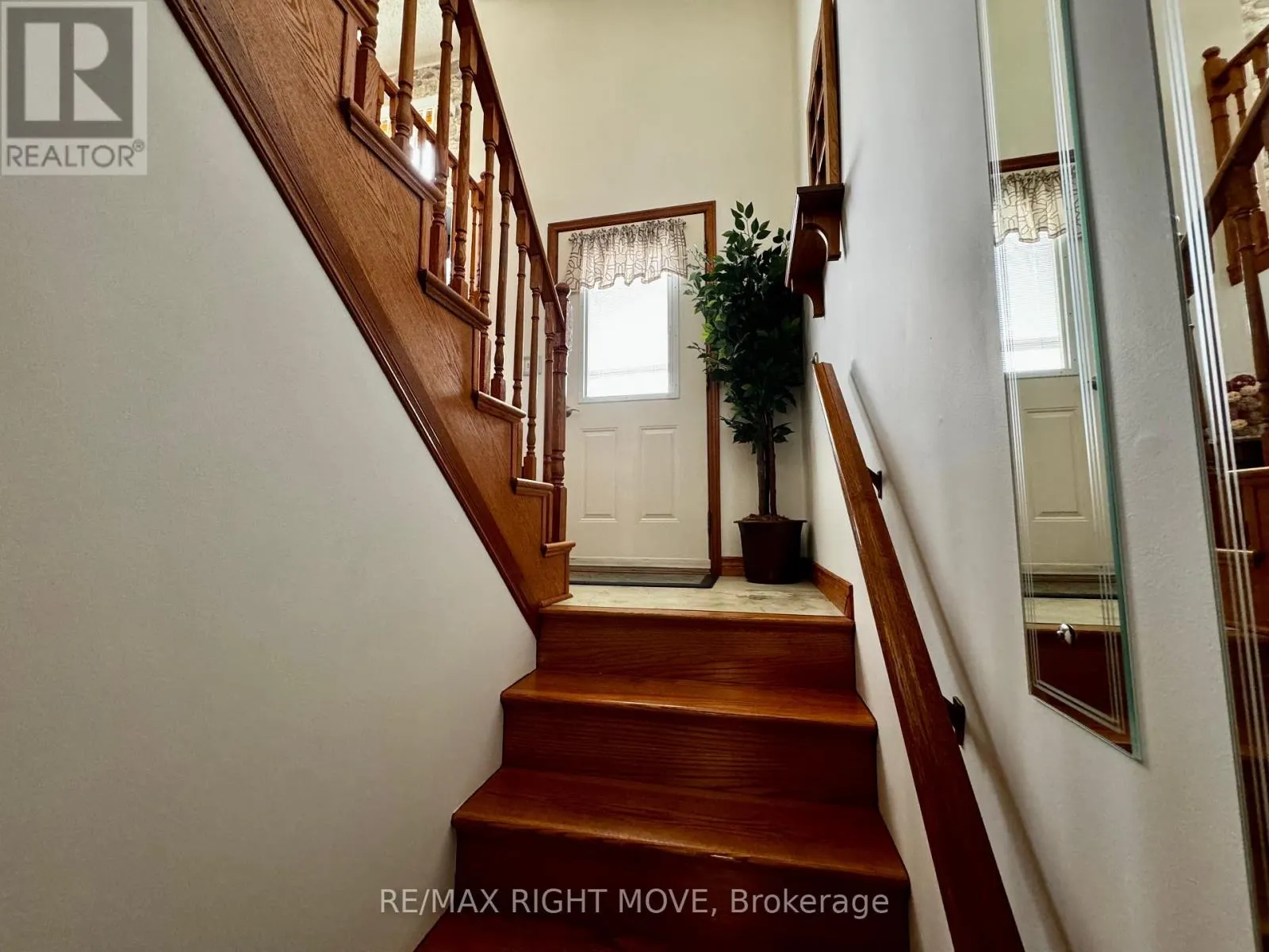 8 GAUDAUR COURT
