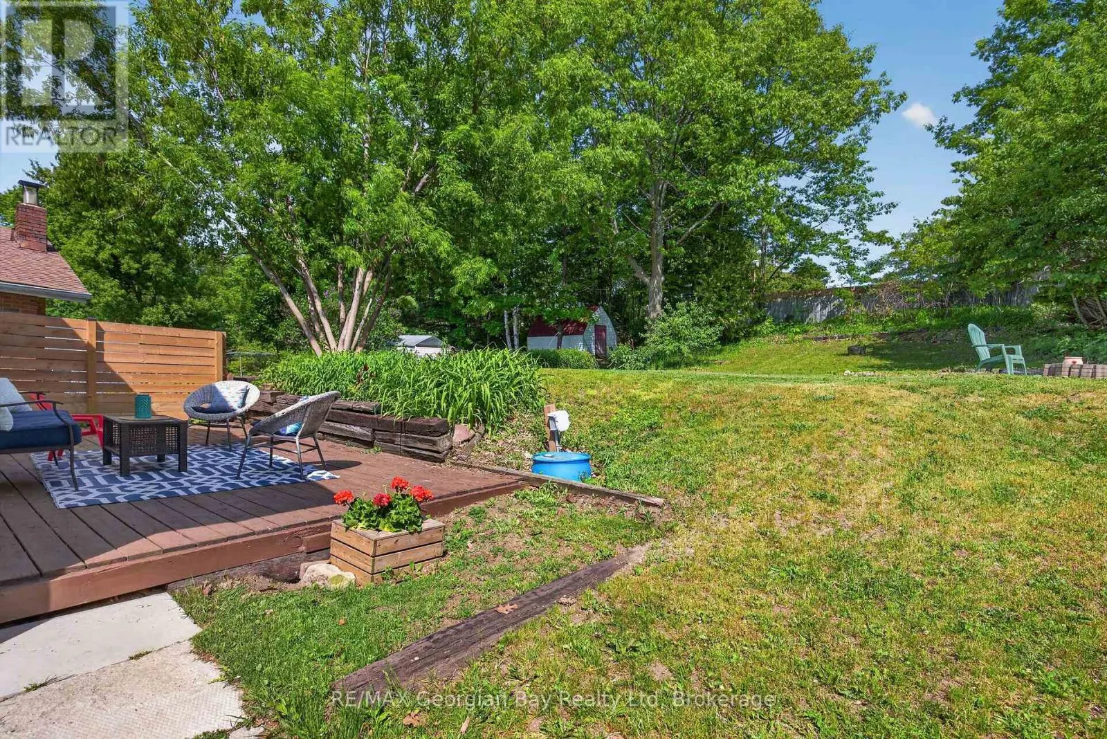 1060 HARBOURVIEW DRIVE