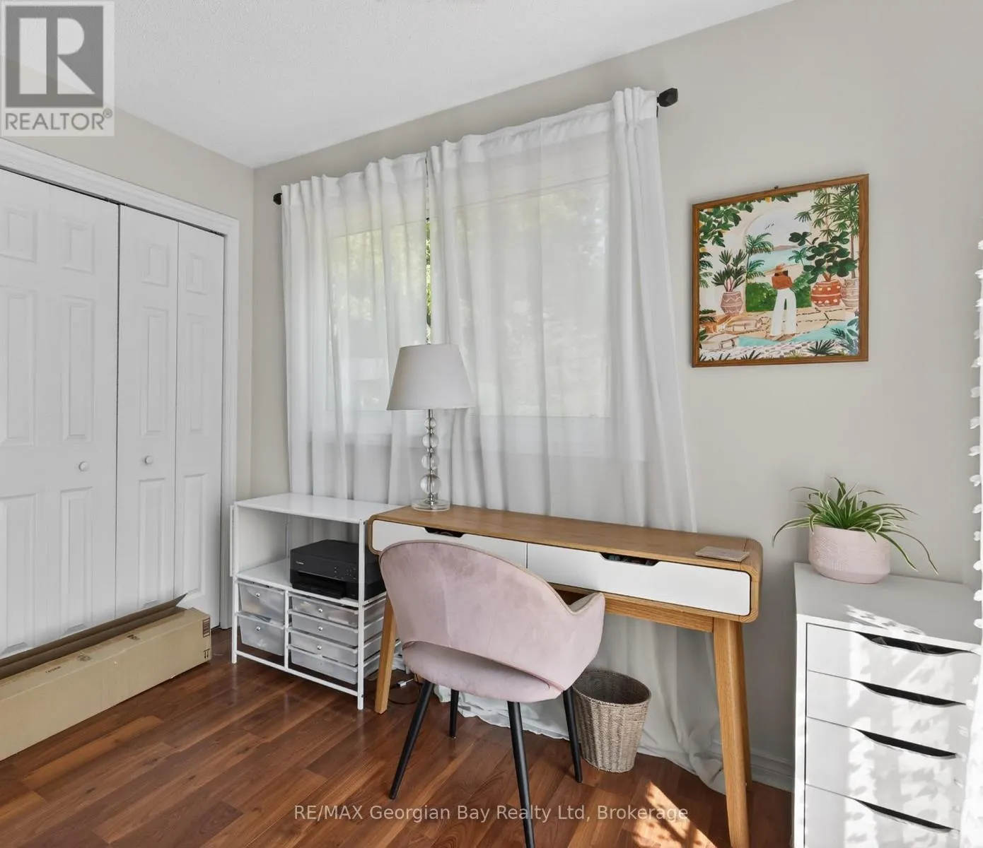 1060 HARBOURVIEW DRIVE