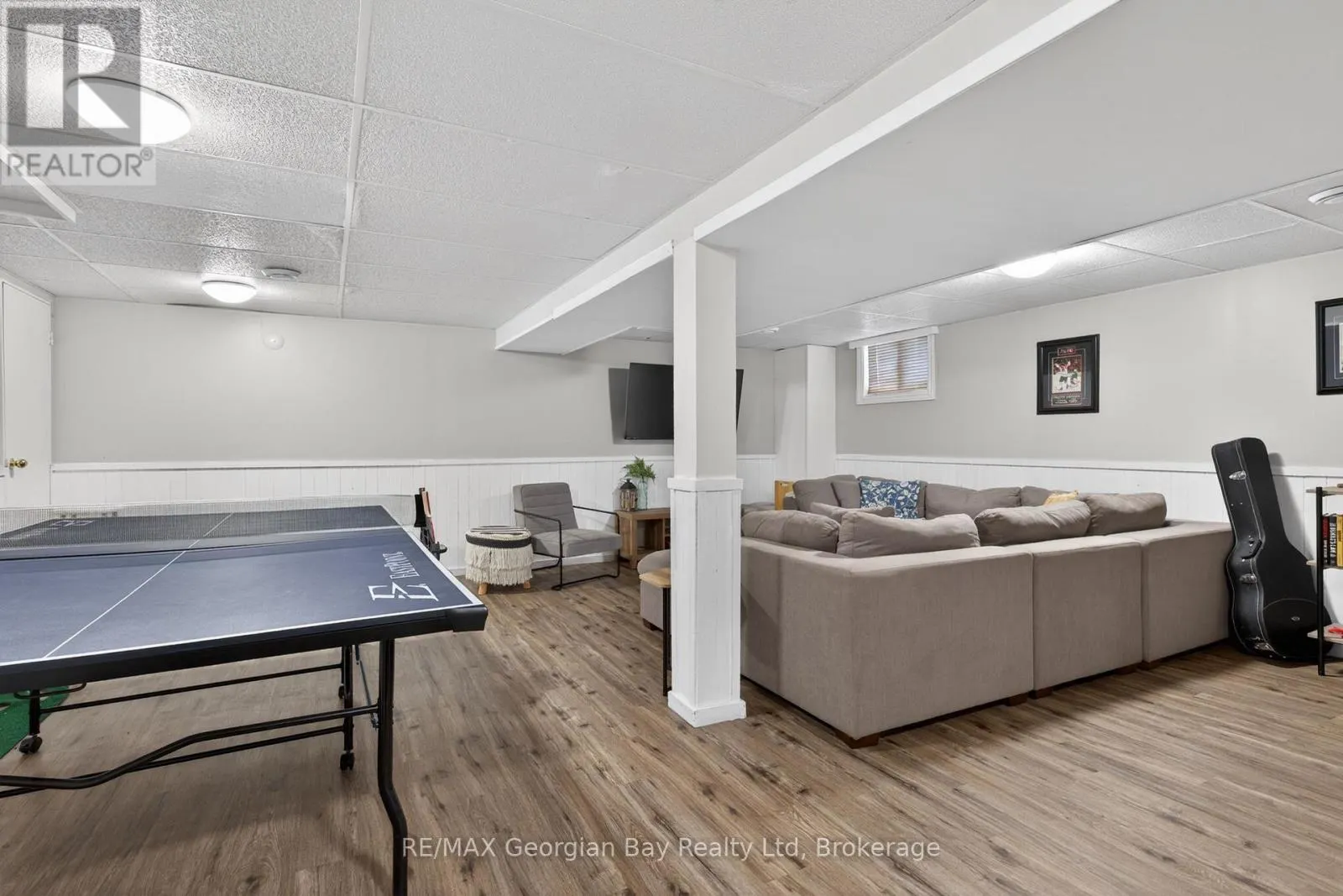 1060 HARBOURVIEW DRIVE