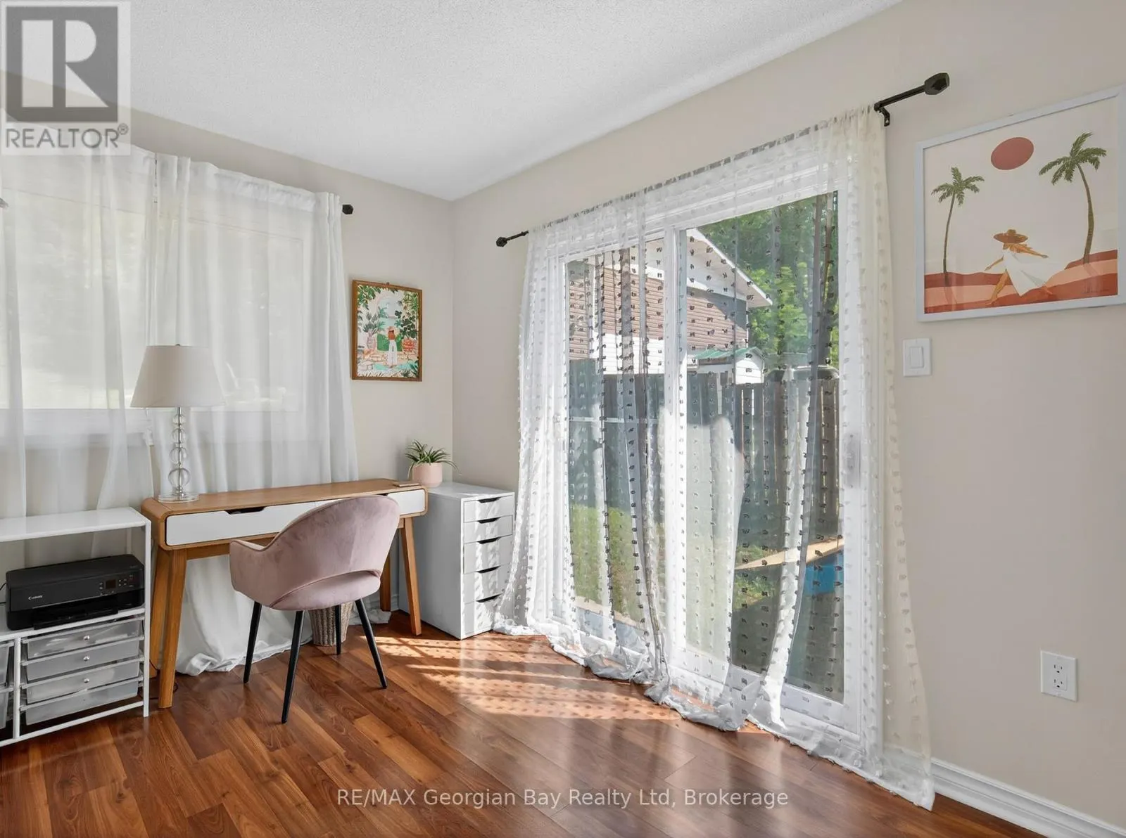 1060 HARBOURVIEW DRIVE