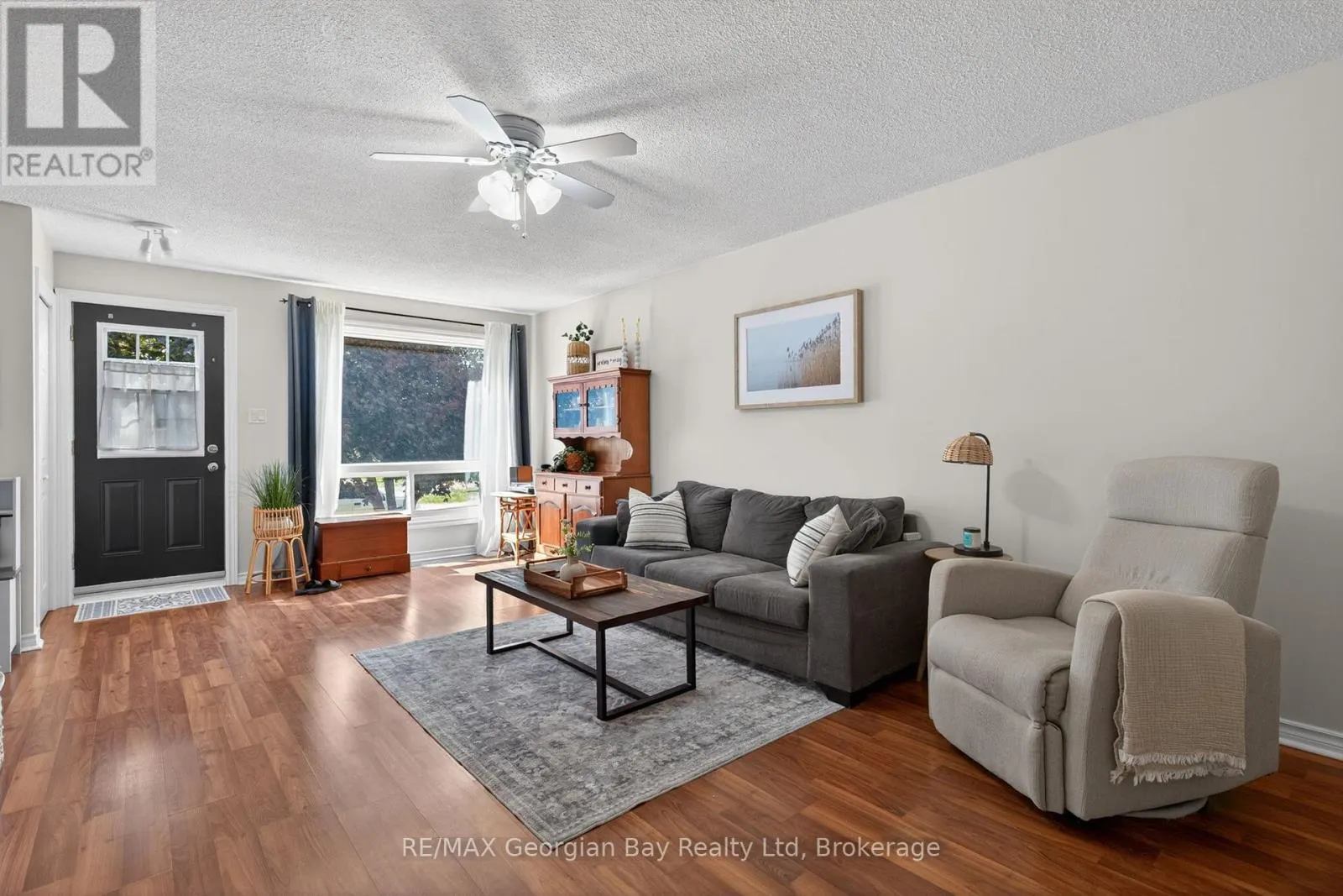 1060 HARBOURVIEW DRIVE