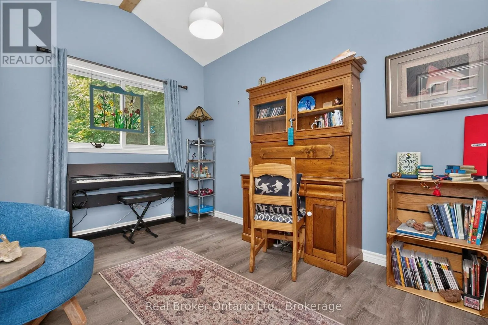 120 FARLAIN LAKE ROAD W