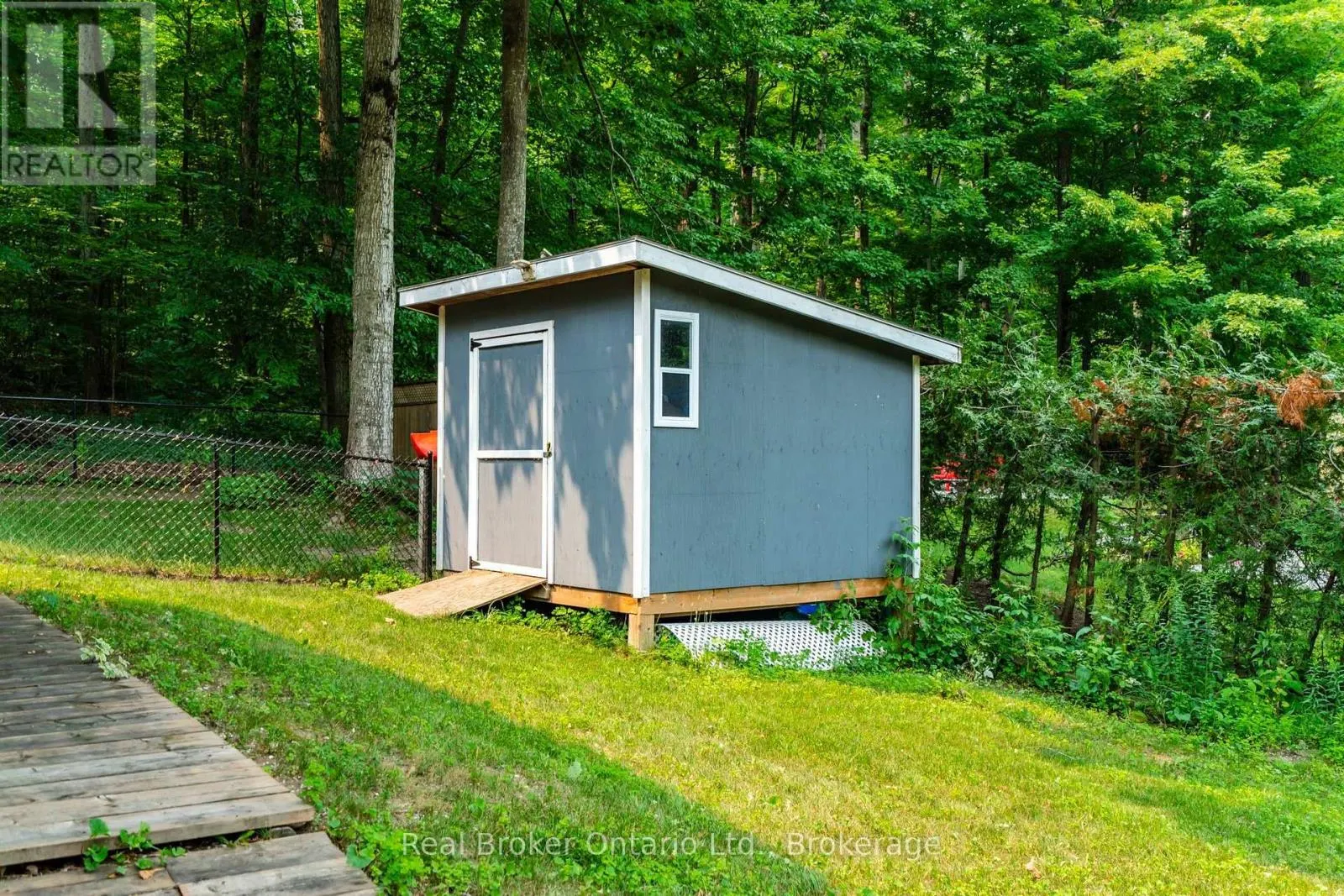 120 FARLAIN LAKE ROAD W