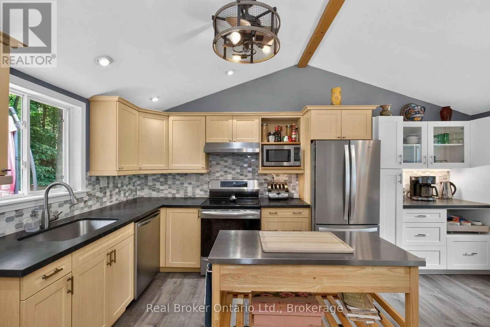 120 FARLAIN LAKE ROAD W