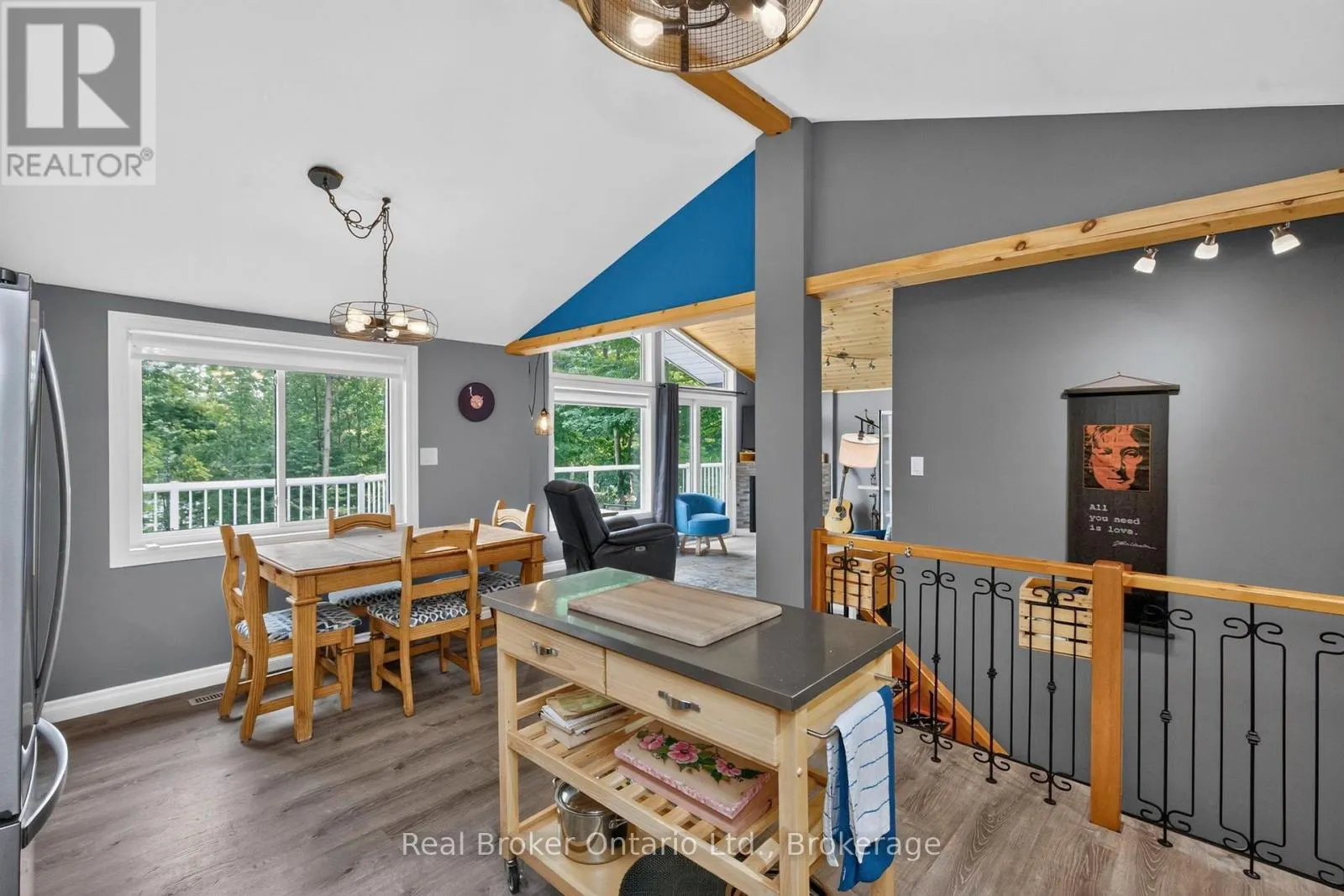 120 FARLAIN LAKE ROAD W