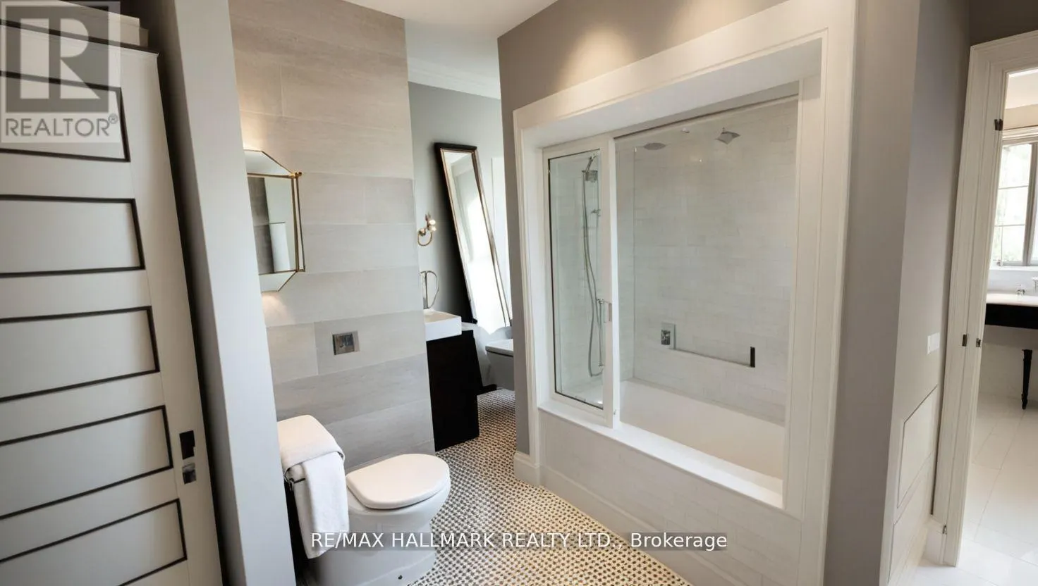 26 LAKESHORE ROAD W