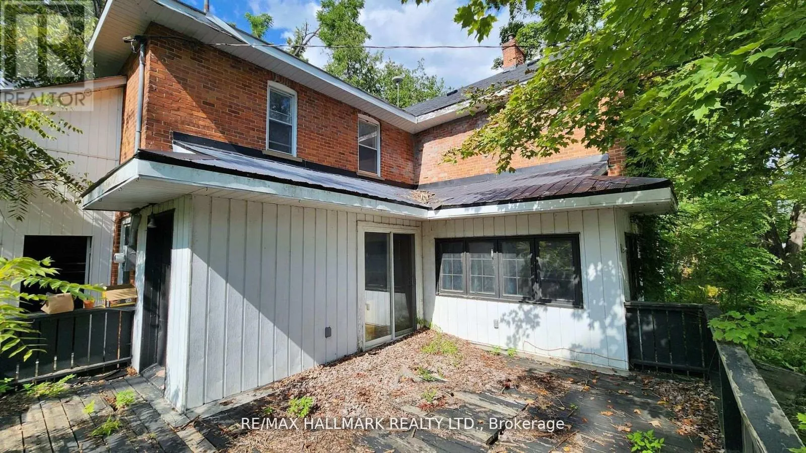 26 LAKESHORE ROAD W
