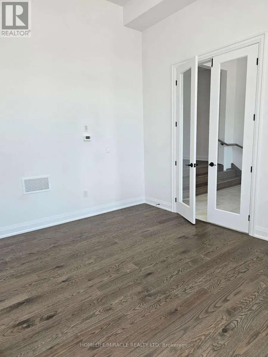 30 PEARSALL PLACE