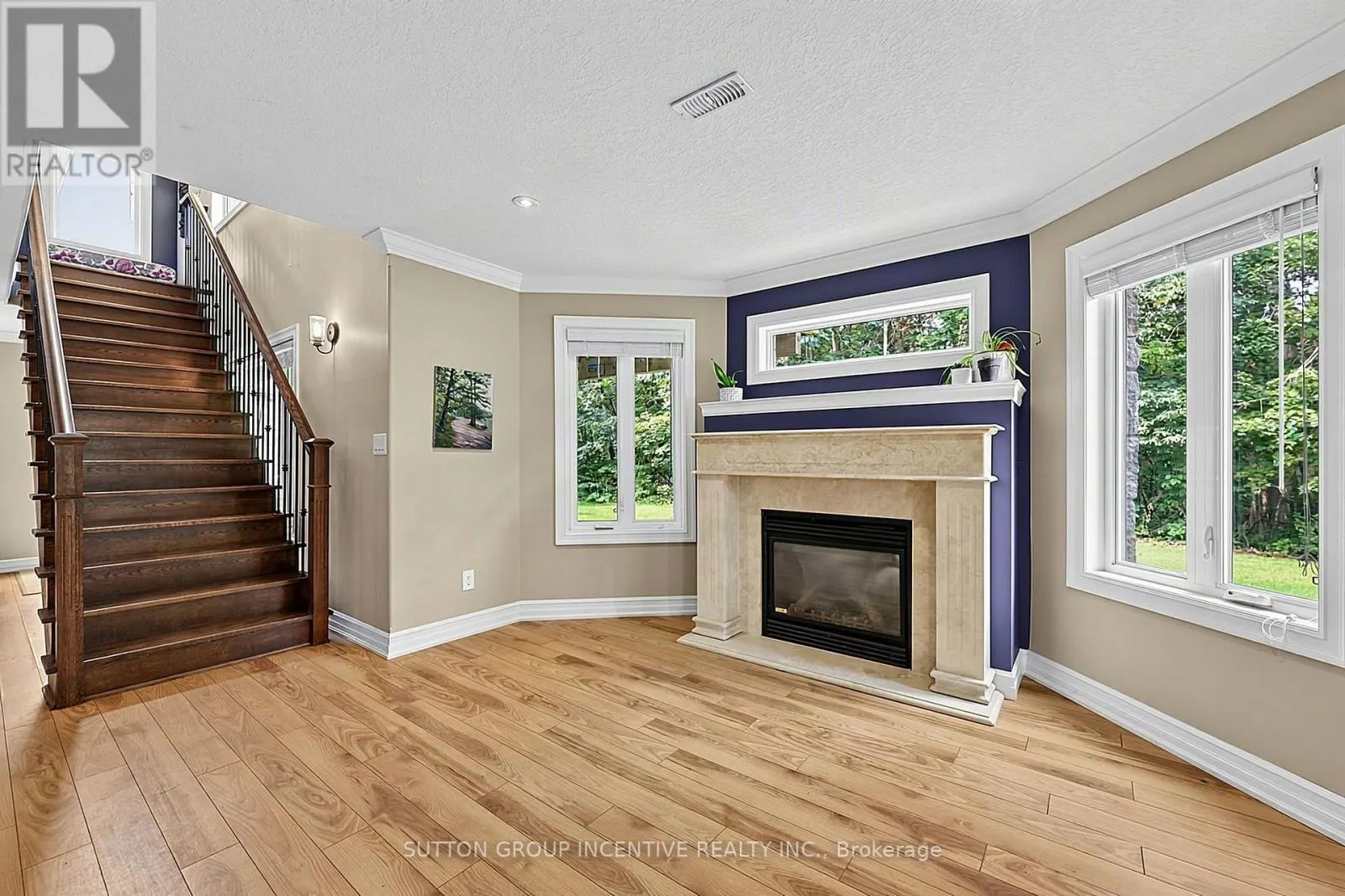 18 LLOYD COOK DRIVE W