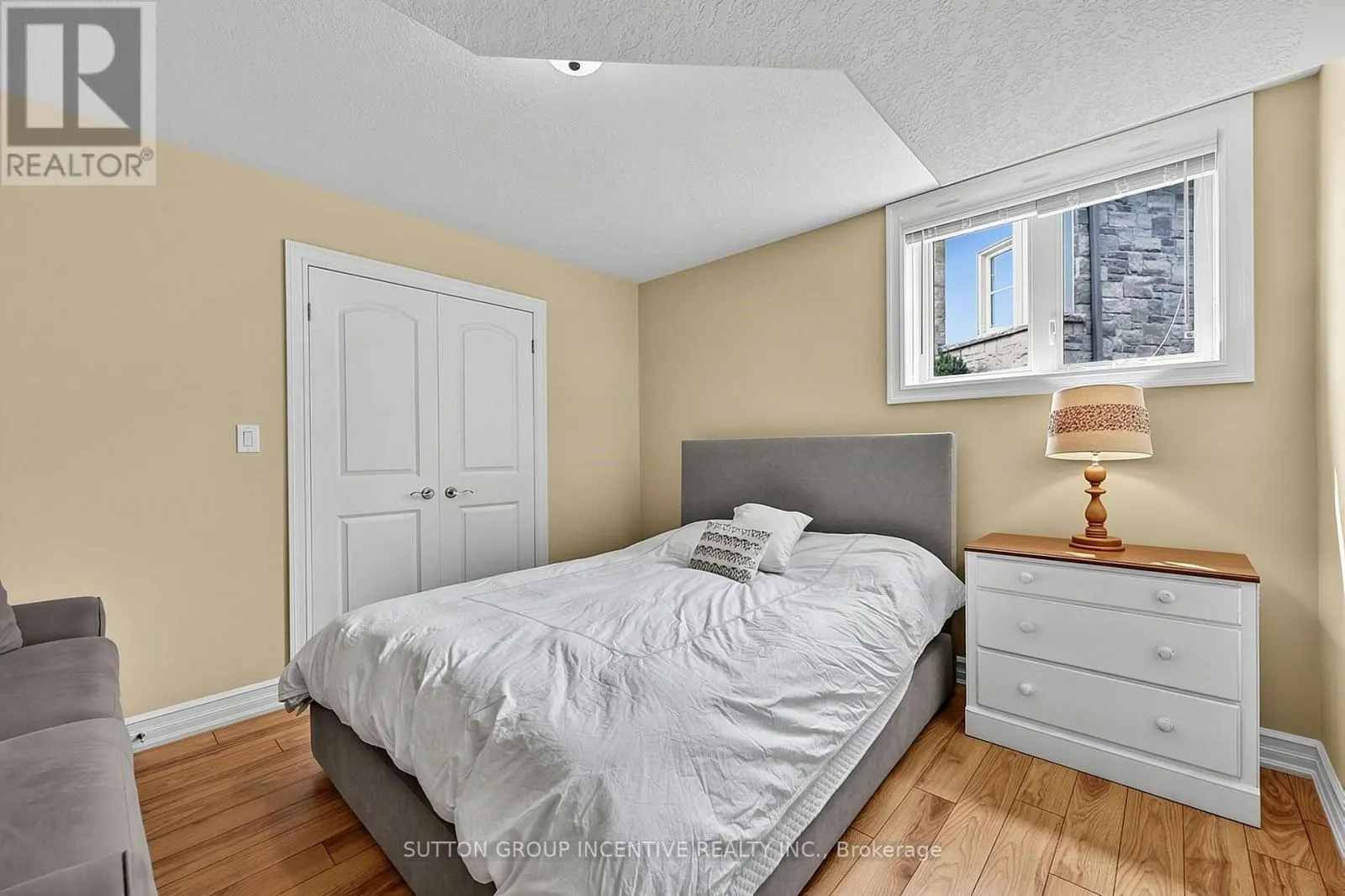 18 LLOYD COOK DRIVE W