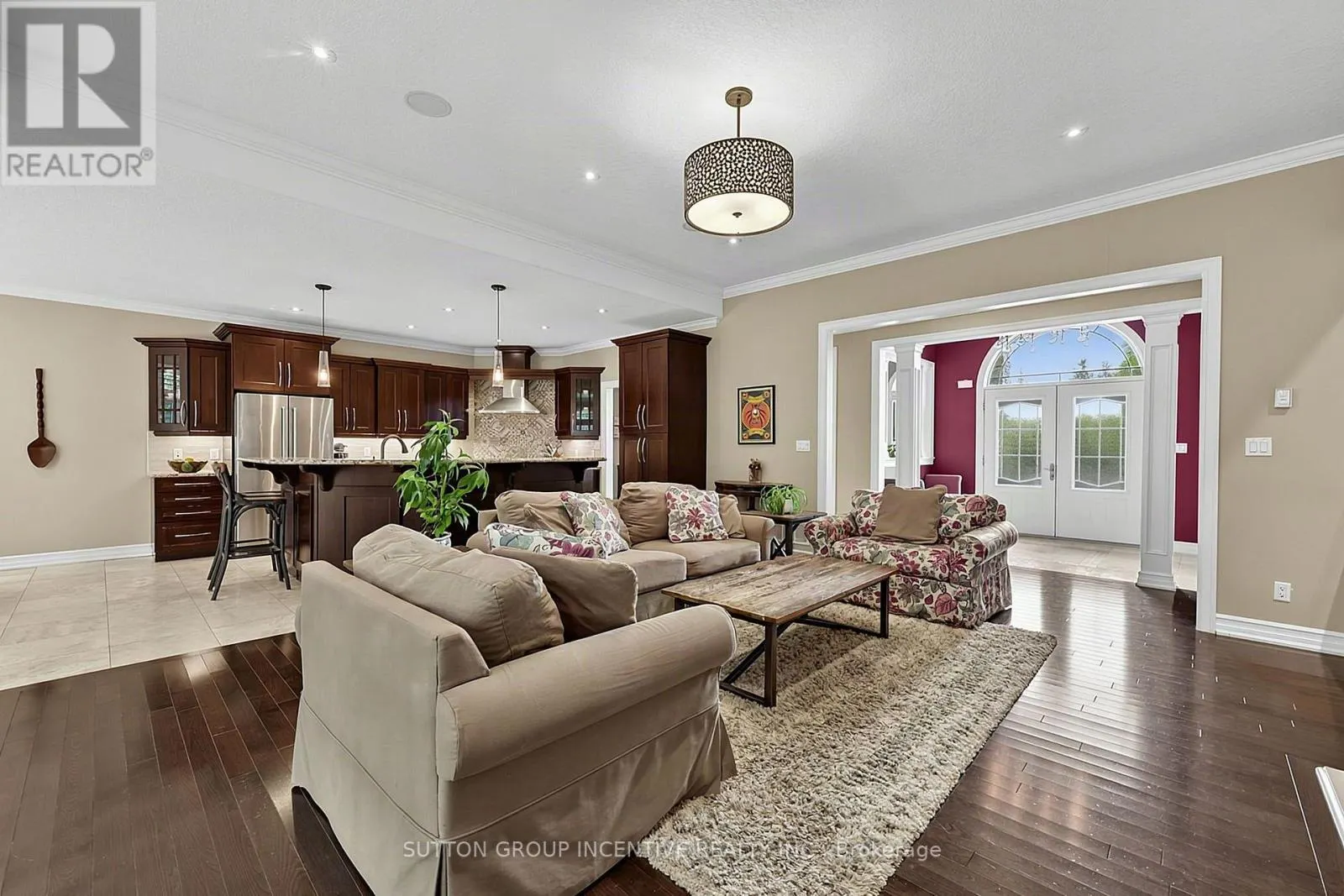 18 LLOYD COOK DRIVE W