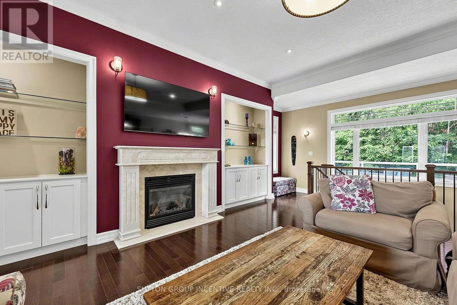 18 LLOYD COOK DRIVE W