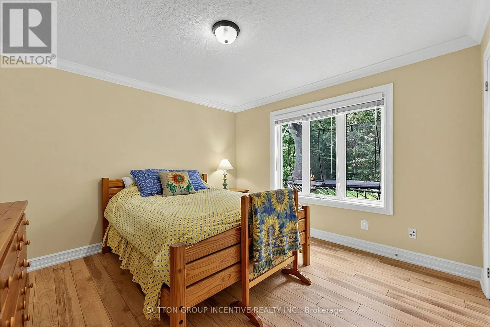 18 LLOYD COOK DRIVE W