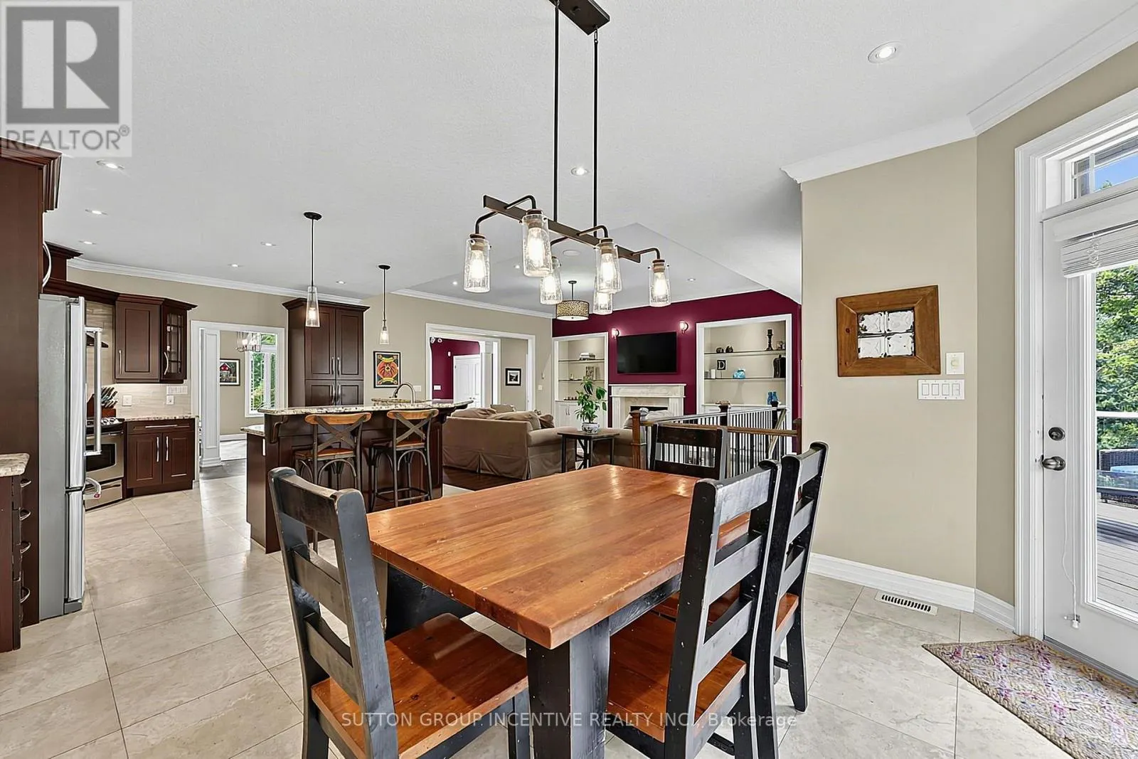 18 LLOYD COOK DRIVE W