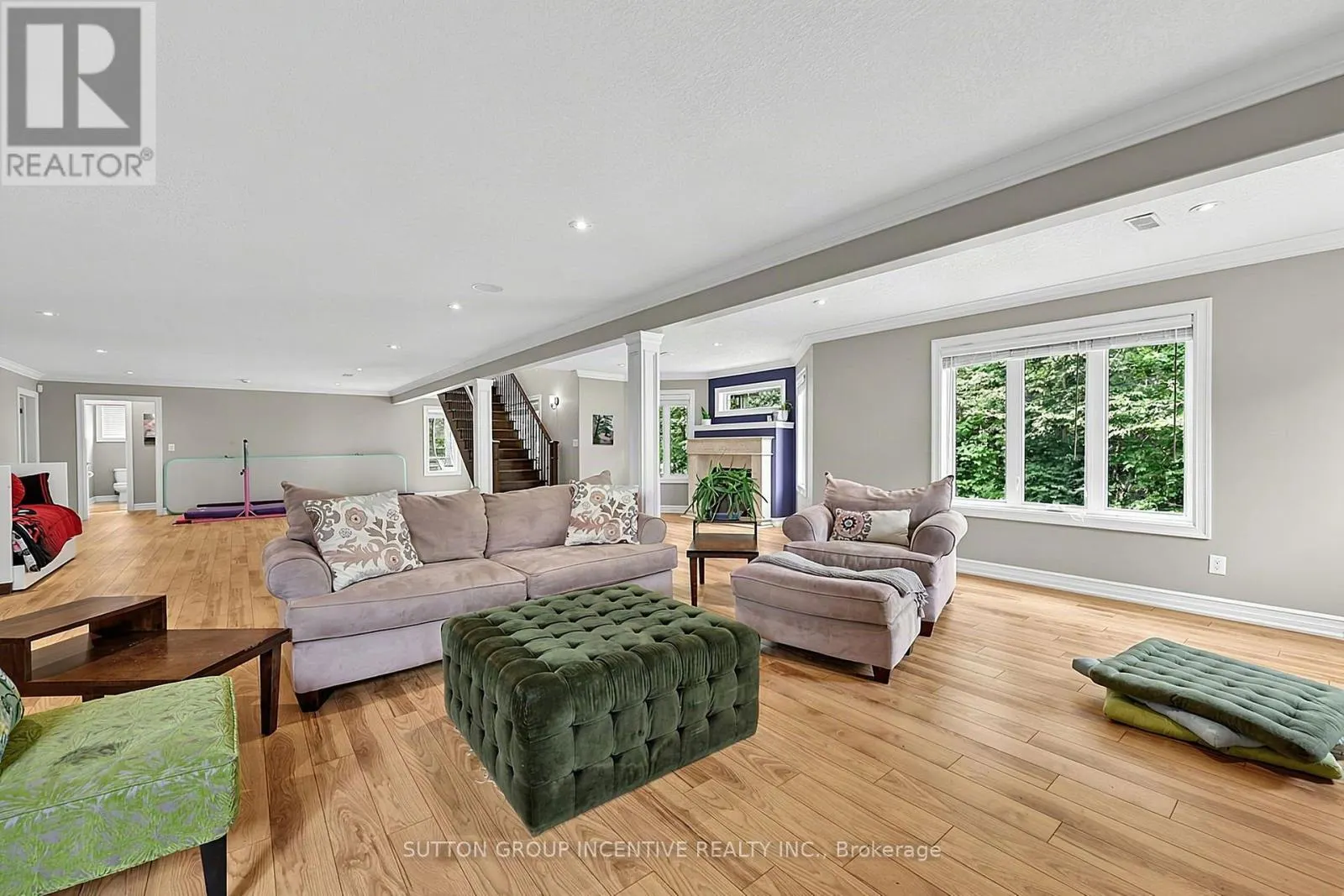 18 LLOYD COOK DRIVE W