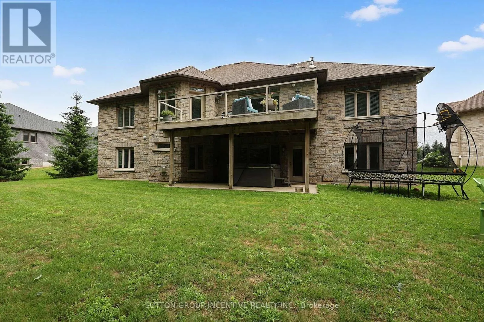18 LLOYD COOK DRIVE W