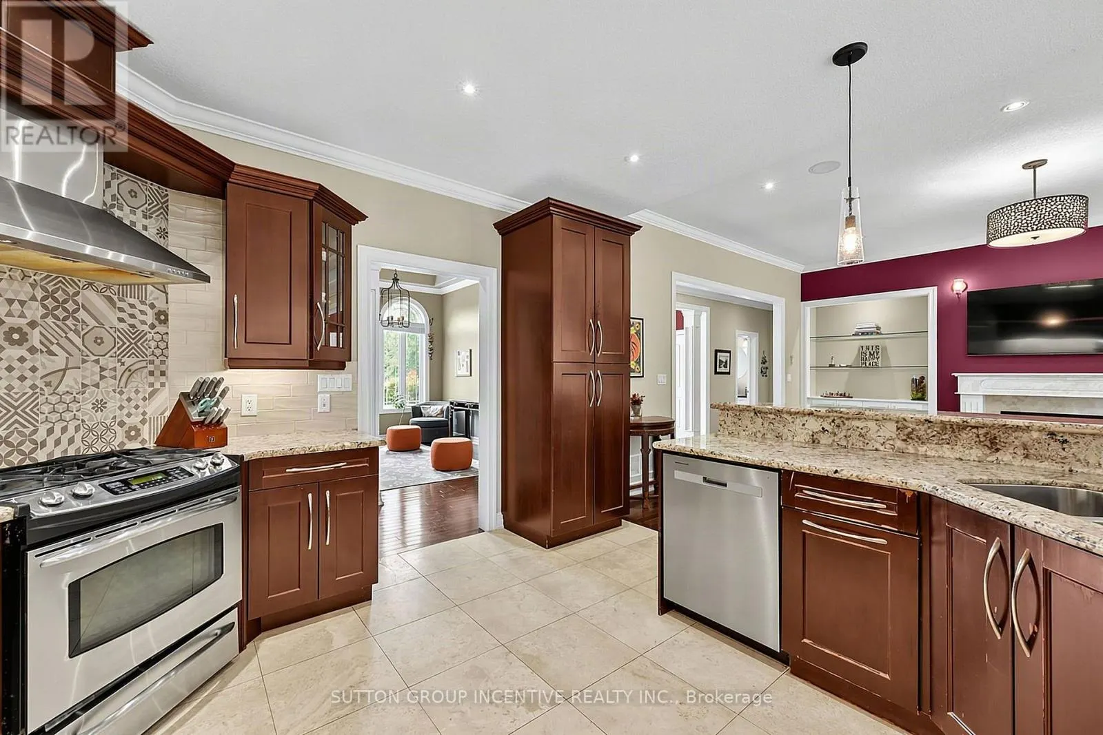 18 LLOYD COOK DRIVE W