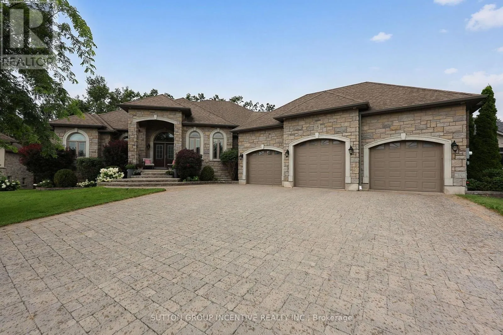 18 LLOYD COOK DRIVE W
