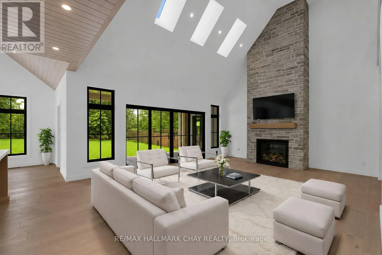 25 HEATHERWOOD DRIVE