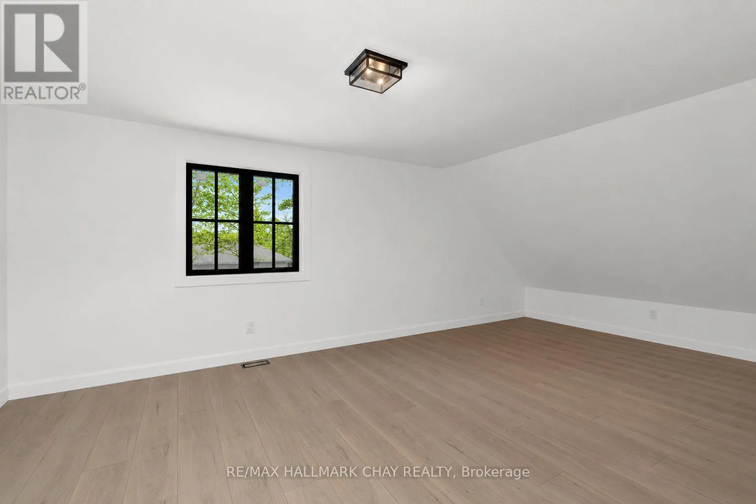 25 HEATHERWOOD DRIVE