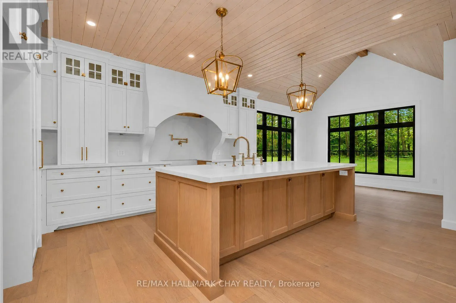 25 HEATHERWOOD DRIVE