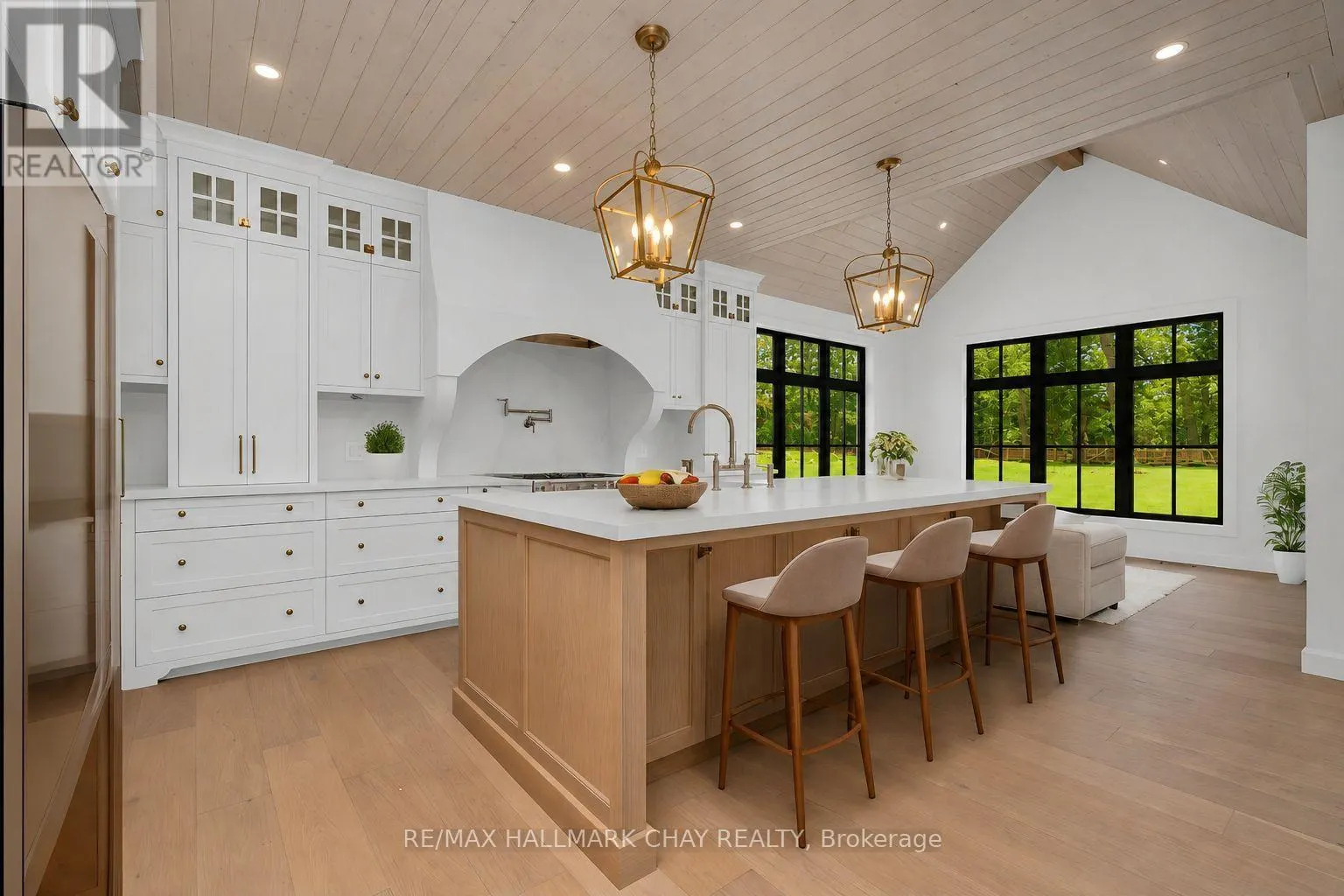 25 HEATHERWOOD DRIVE