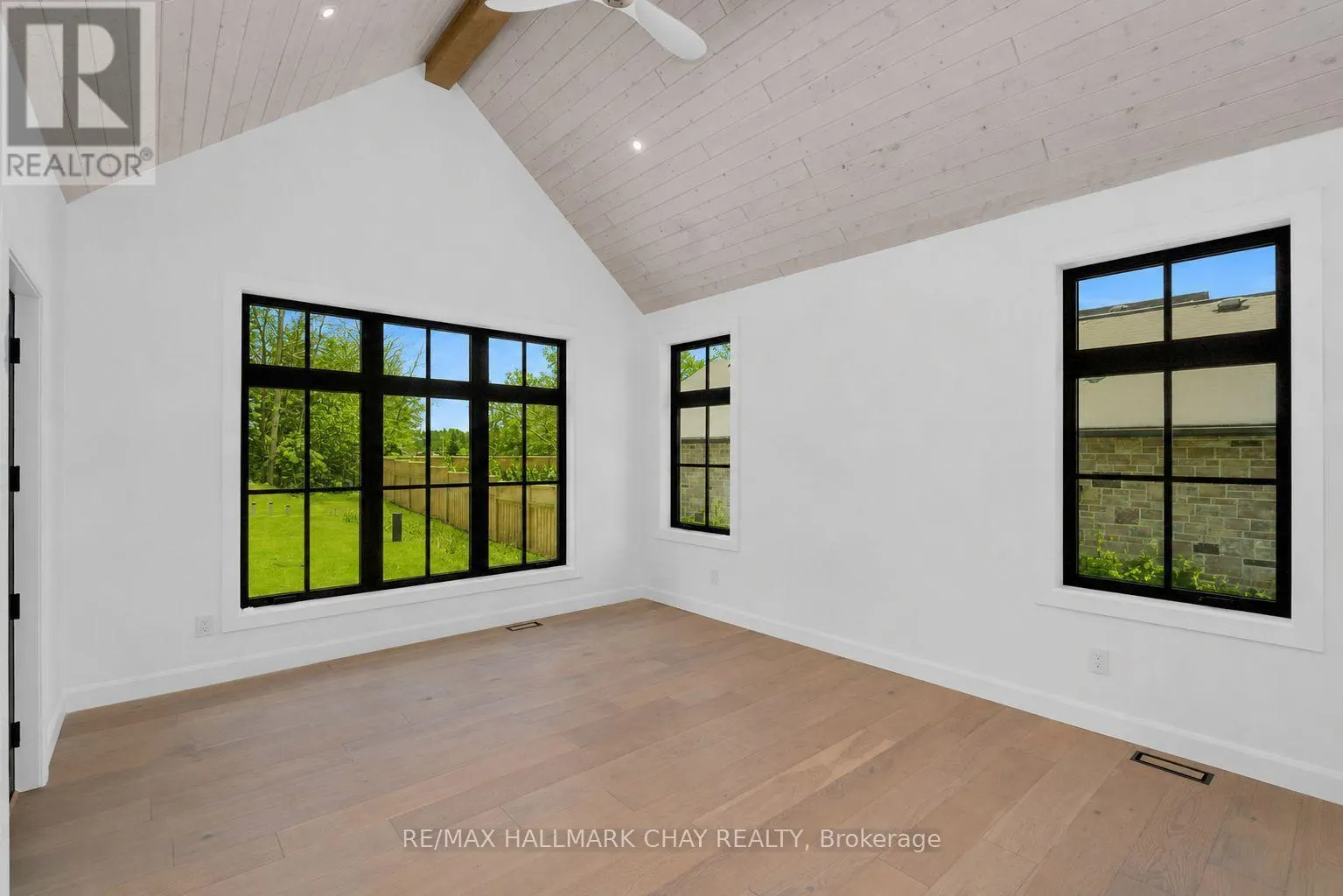 25 HEATHERWOOD DRIVE