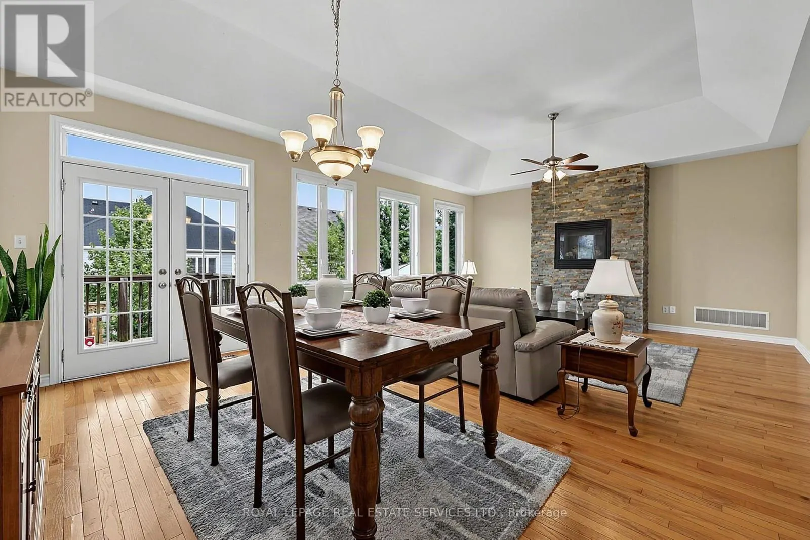17 LEEWARD CIRCLE
