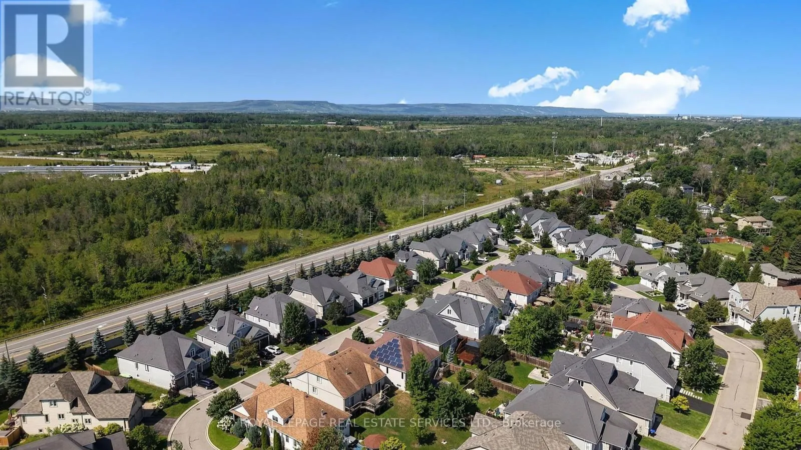 17 LEEWARD CIRCLE