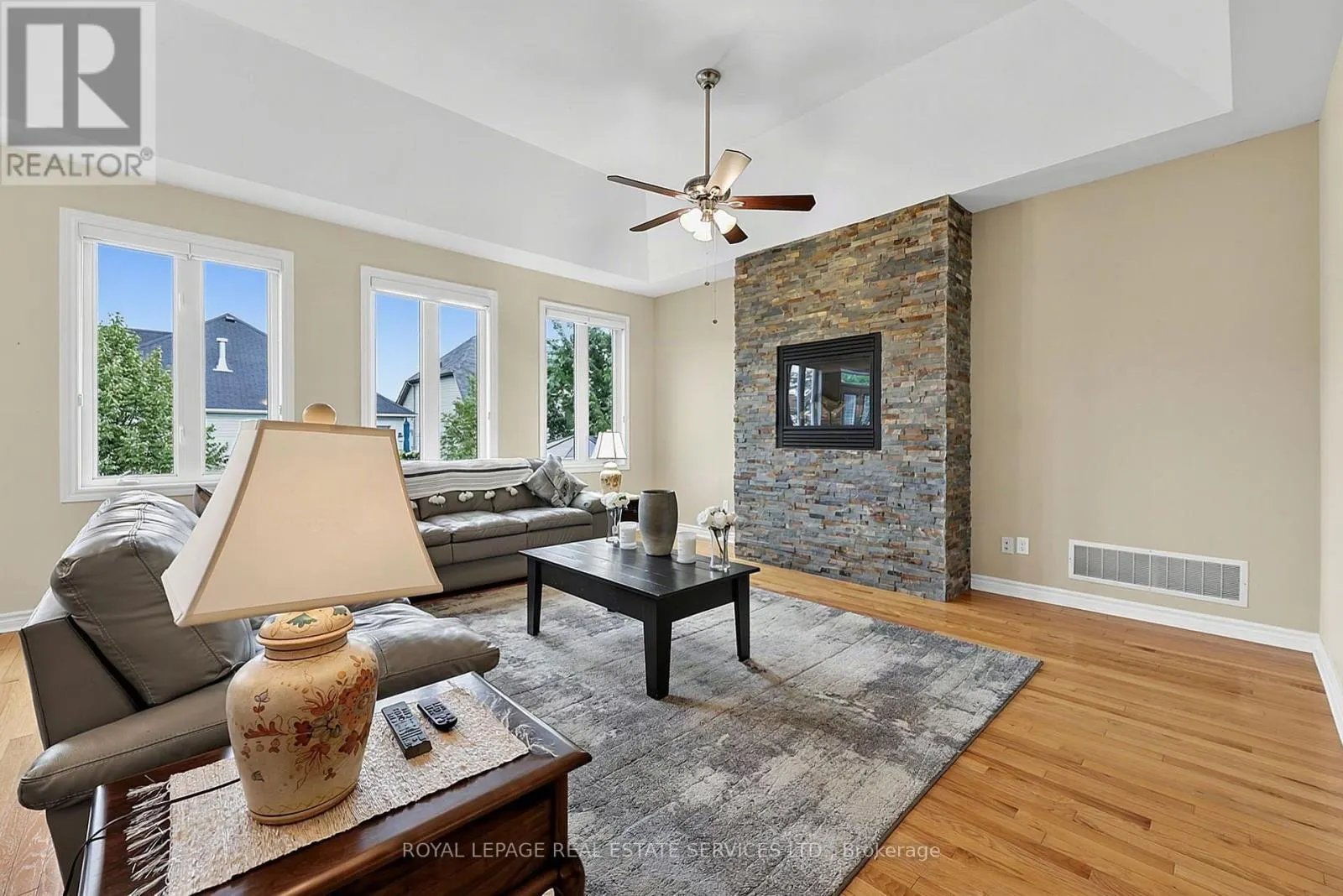 17 LEEWARD CIRCLE