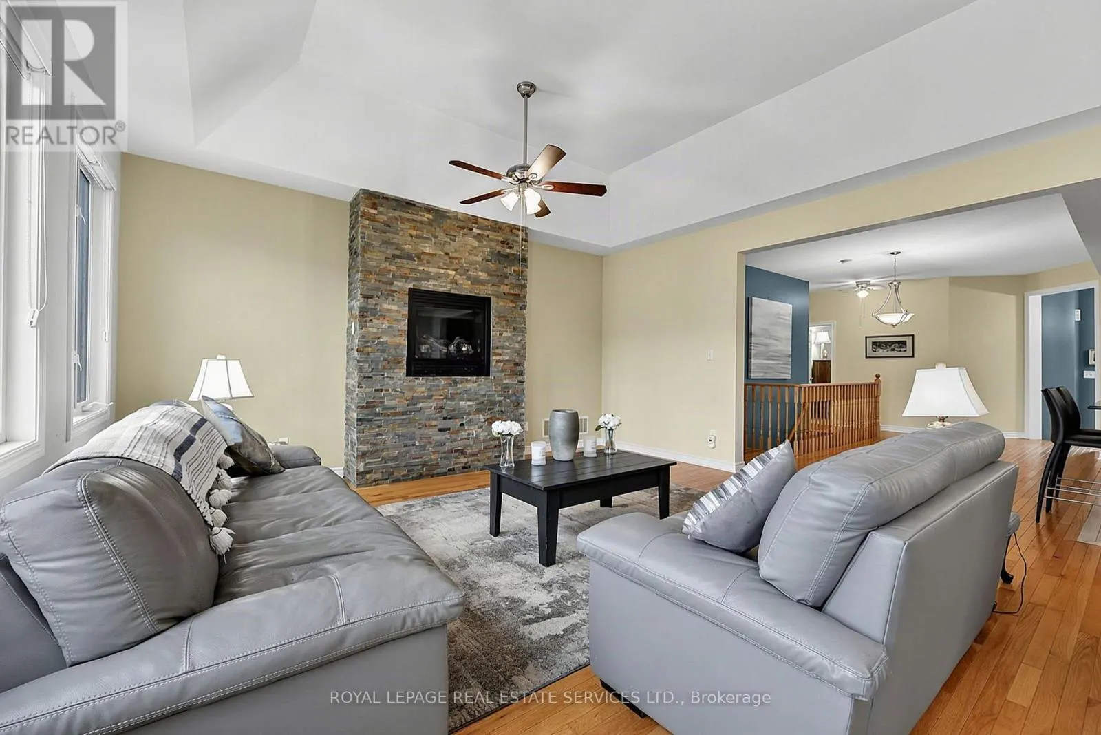 17 LEEWARD CIRCLE